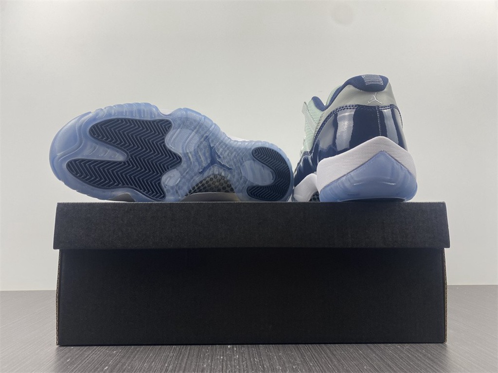 Air Jordan 11 Low AJ11 528895-007